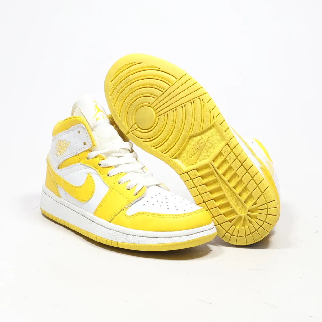 Air Jordan Air Jordan 1 Mid Se Sneakers Leather Yellow Color For Kids