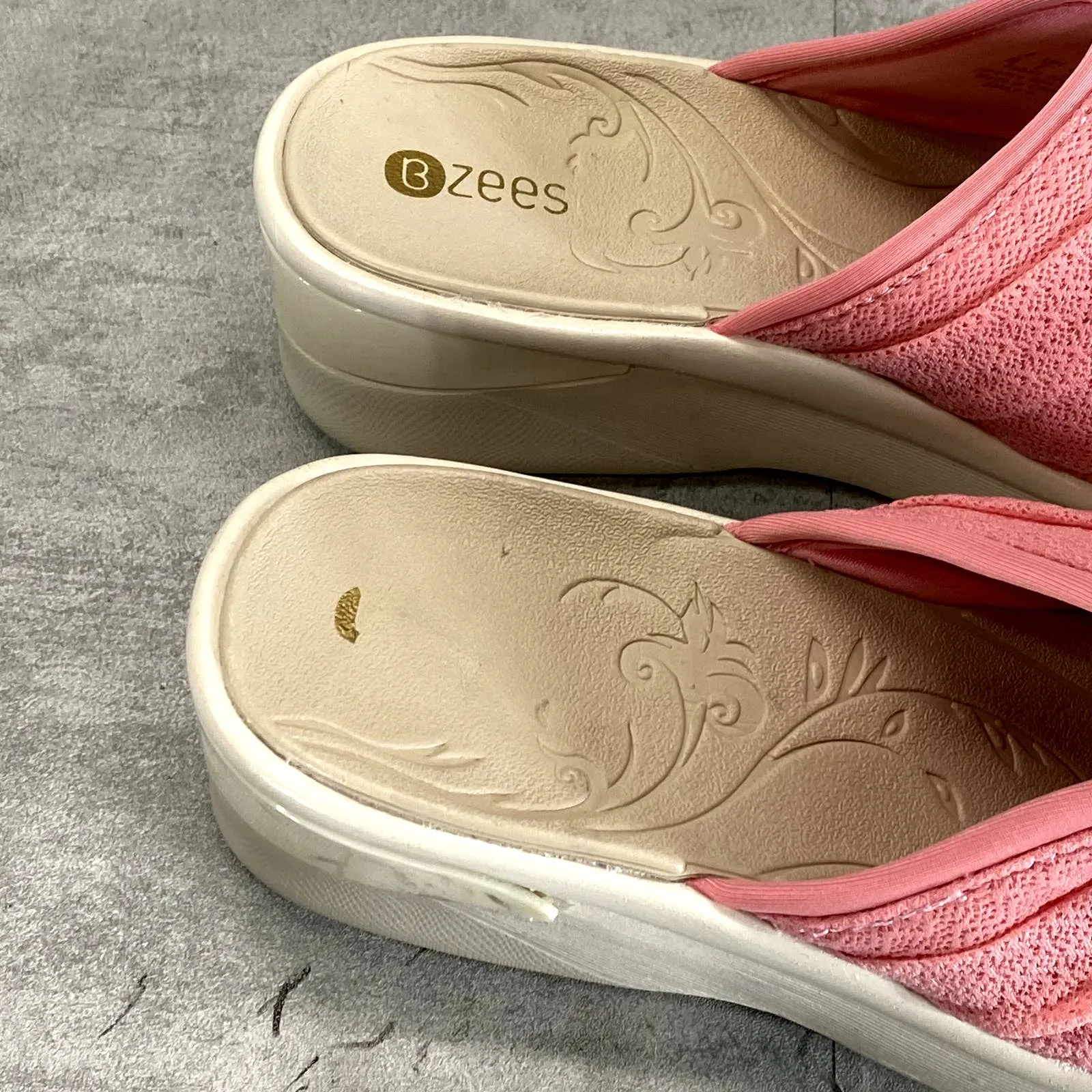 BZEES Women's Pink Smile II Knotted Washable Slide Wedge Sandals SZ 9