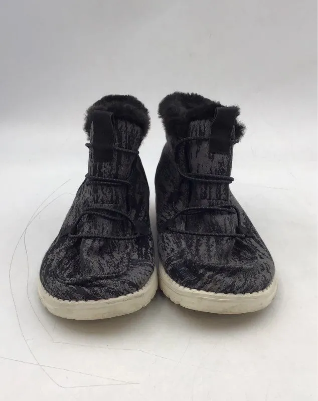 Hey Dude Women's Lea 121814818 Black Round Toe Ankle Snow Boots - Size 10