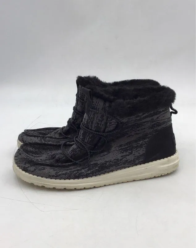 Hey Dude Women's Lea 121814818 Black Round Toe Ankle Snow Boots - Size 10