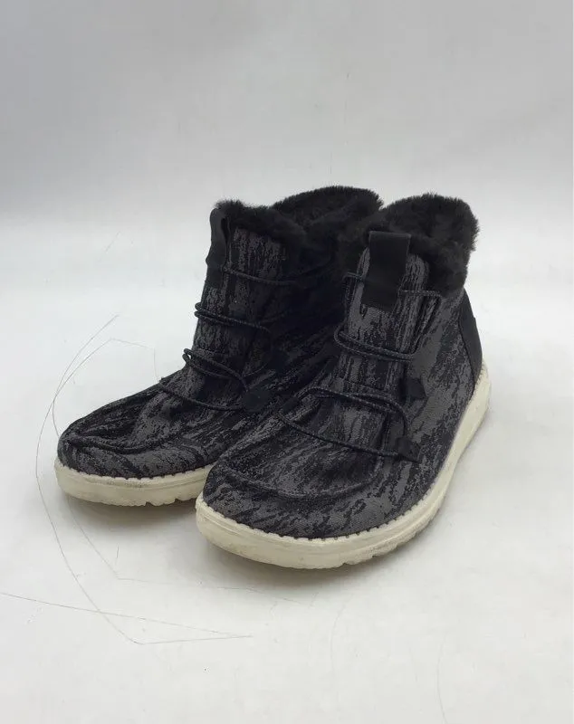 Hey Dude Women's Lea 121814818 Black Round Toe Ankle Snow Boots - Size 10