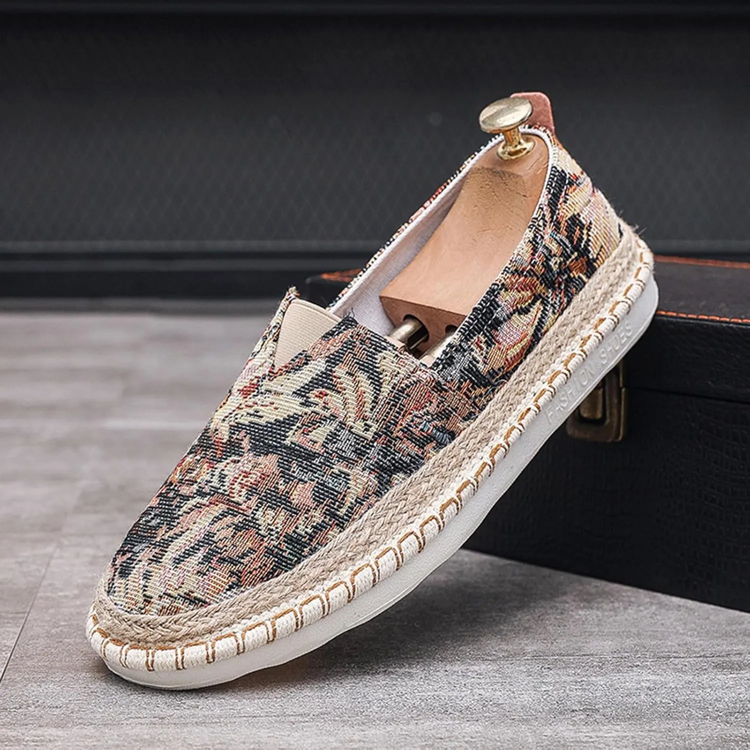 Men's Casual Dress Sneakers New Men's Shoes One Footed Lazy Man Casual Fisherman Shoes Embroidered Floral Cloth