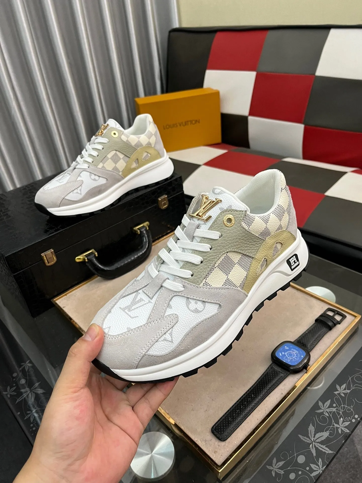 MSE082 LV Men's Sneakers / Size5-11
