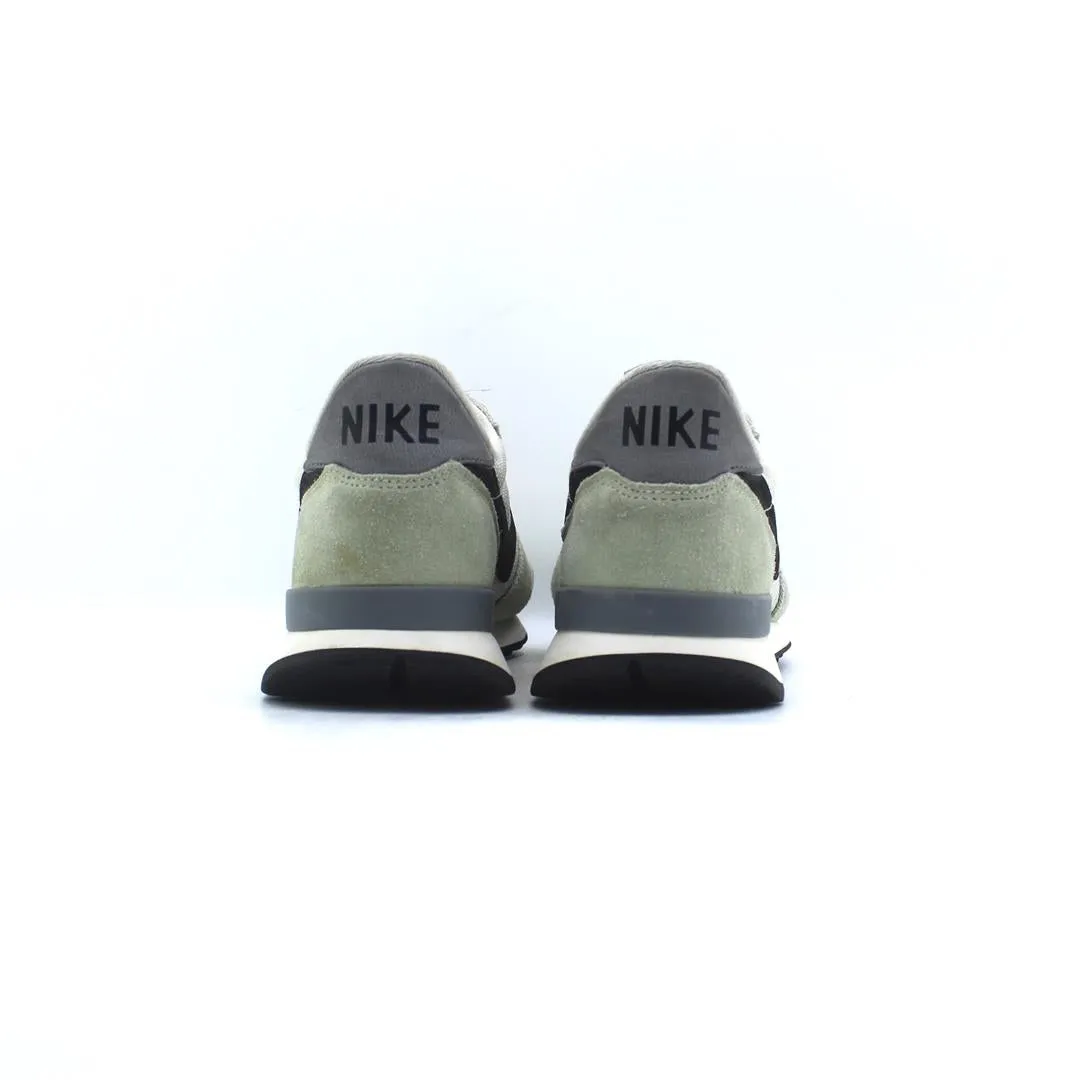NIKE INTERNATIONLIST