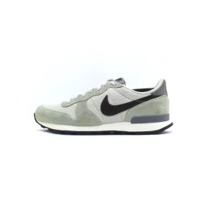 NIKE INTERNATIONLIST