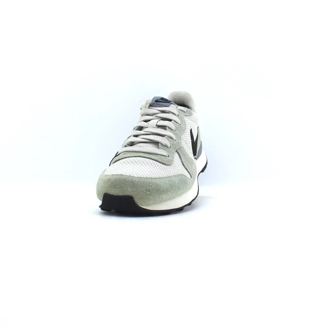 NIKE INTERNATIONLIST