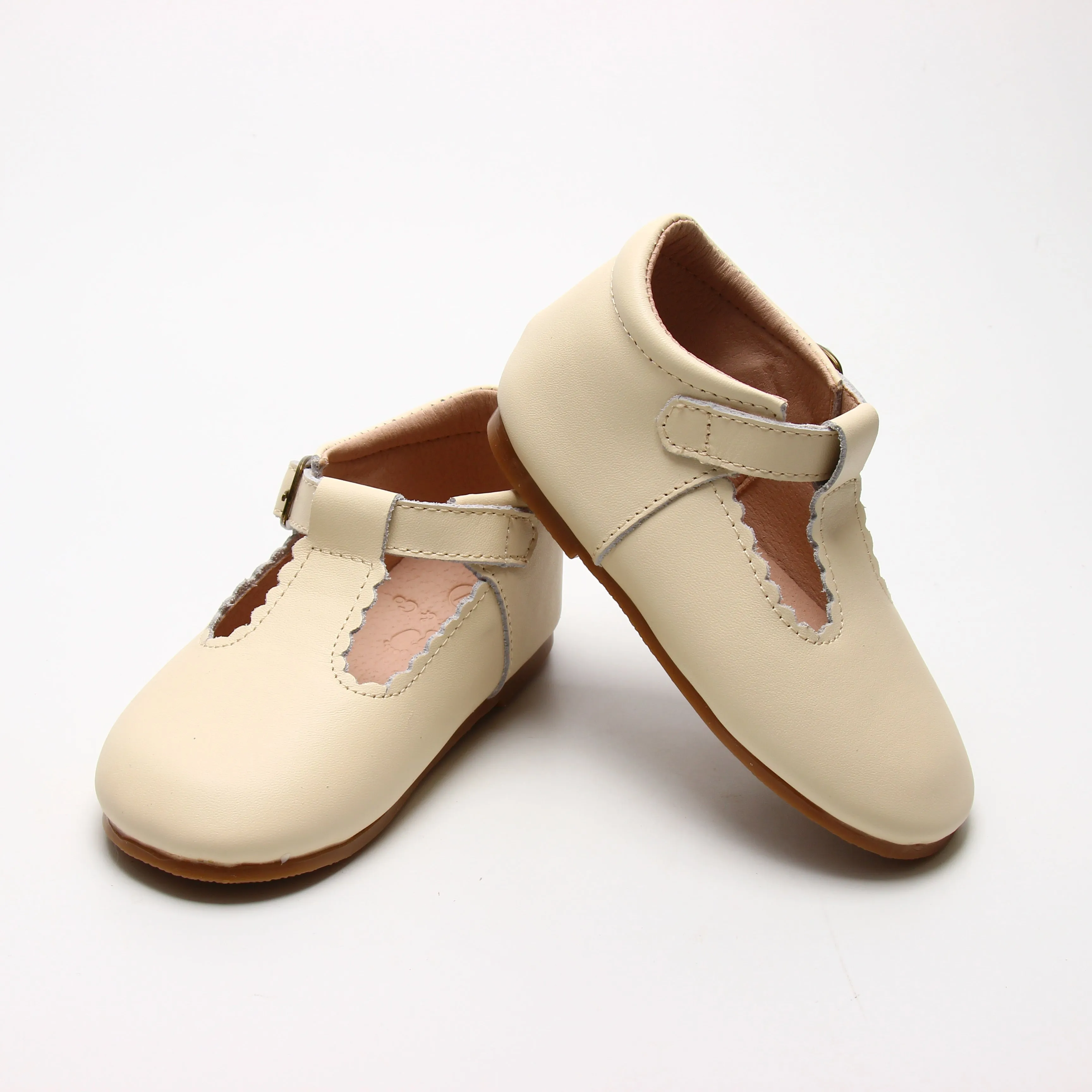Riley T-Straps - Scalloped - Pale Yellow