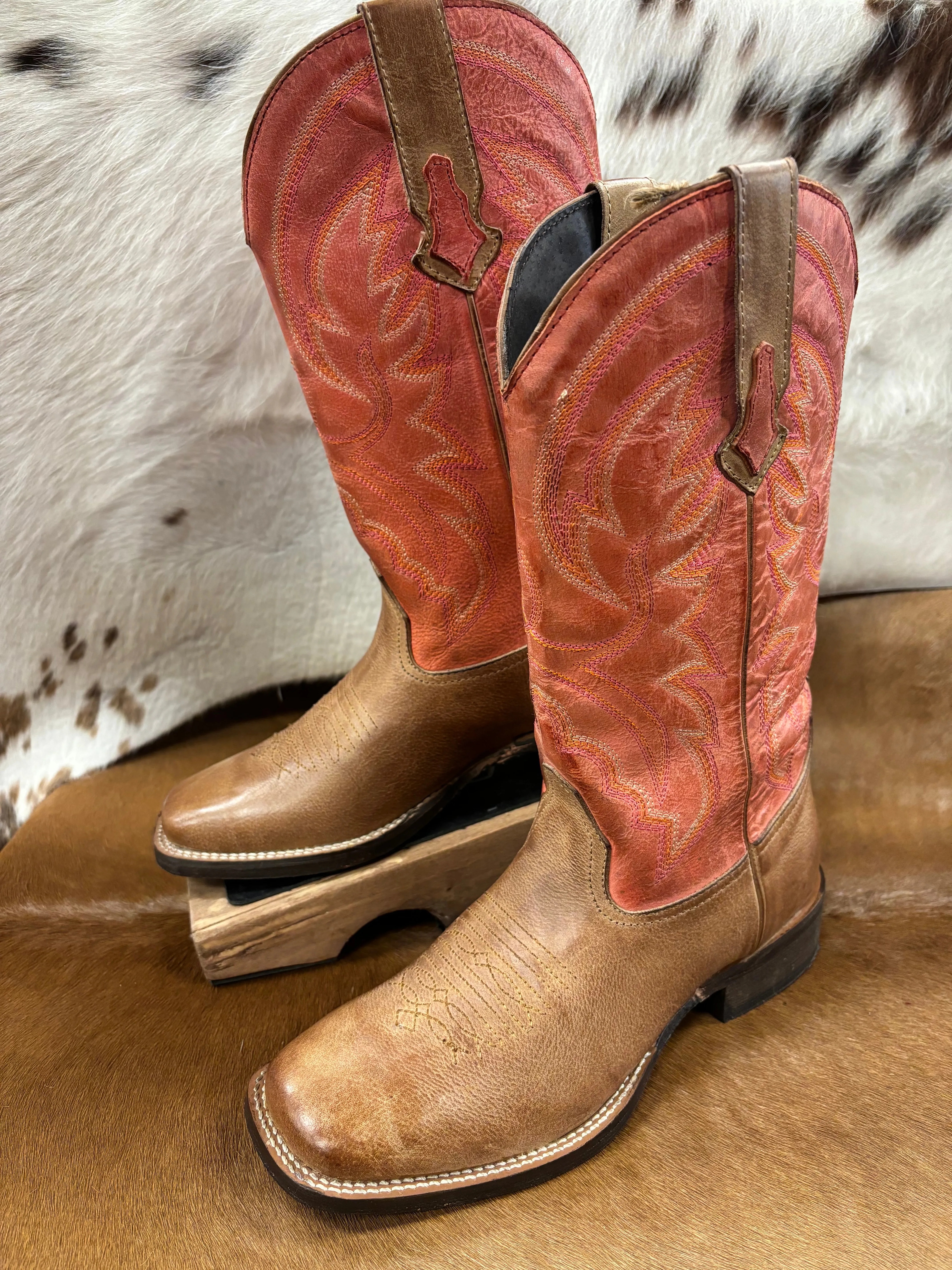 Roper Women's Lindsey Tan Burnished Leather & Red Top Square Toe Cowgirl Boots 0910-3528