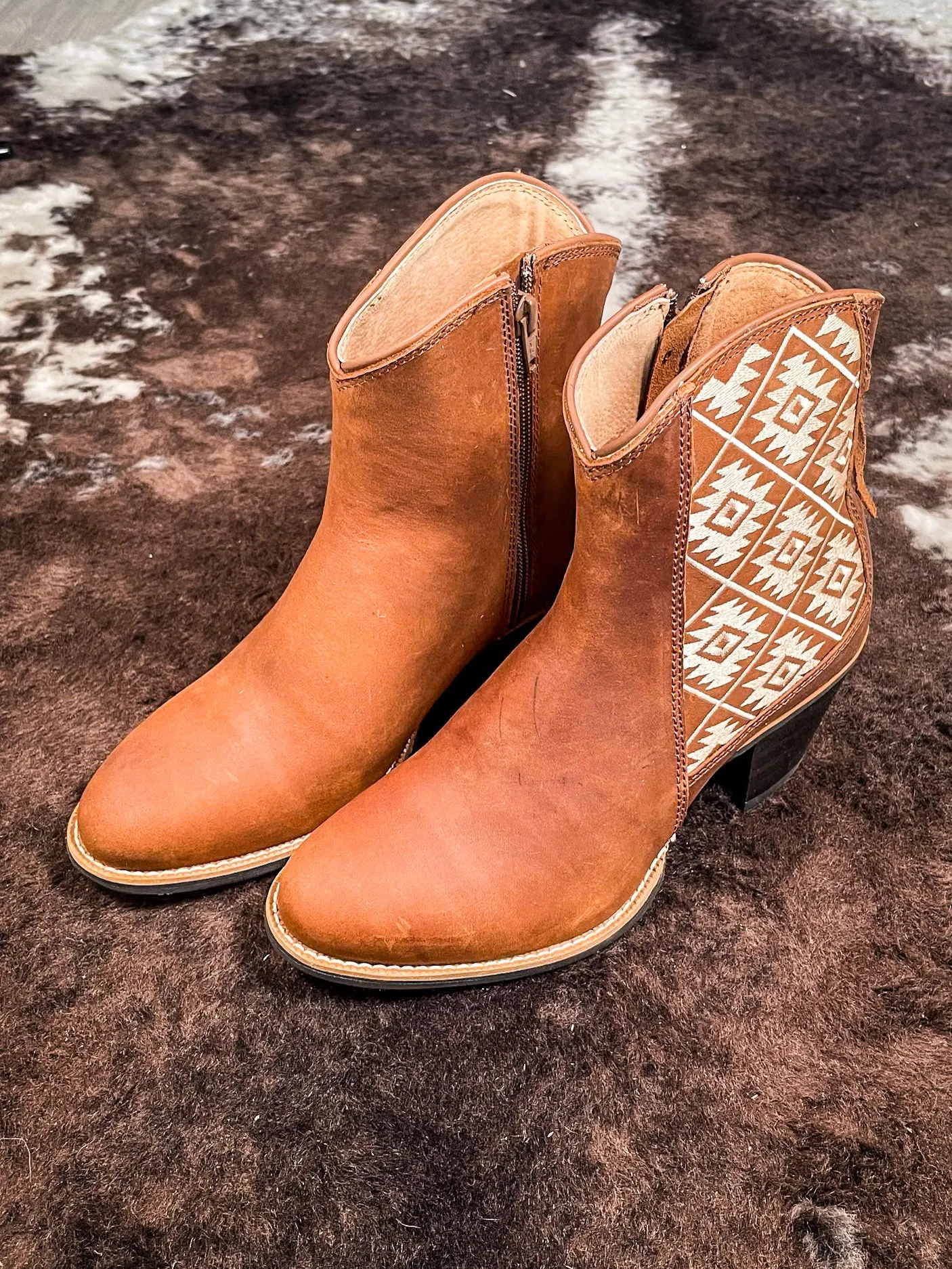 Sadie Twisted X Ankle Booties - Tan