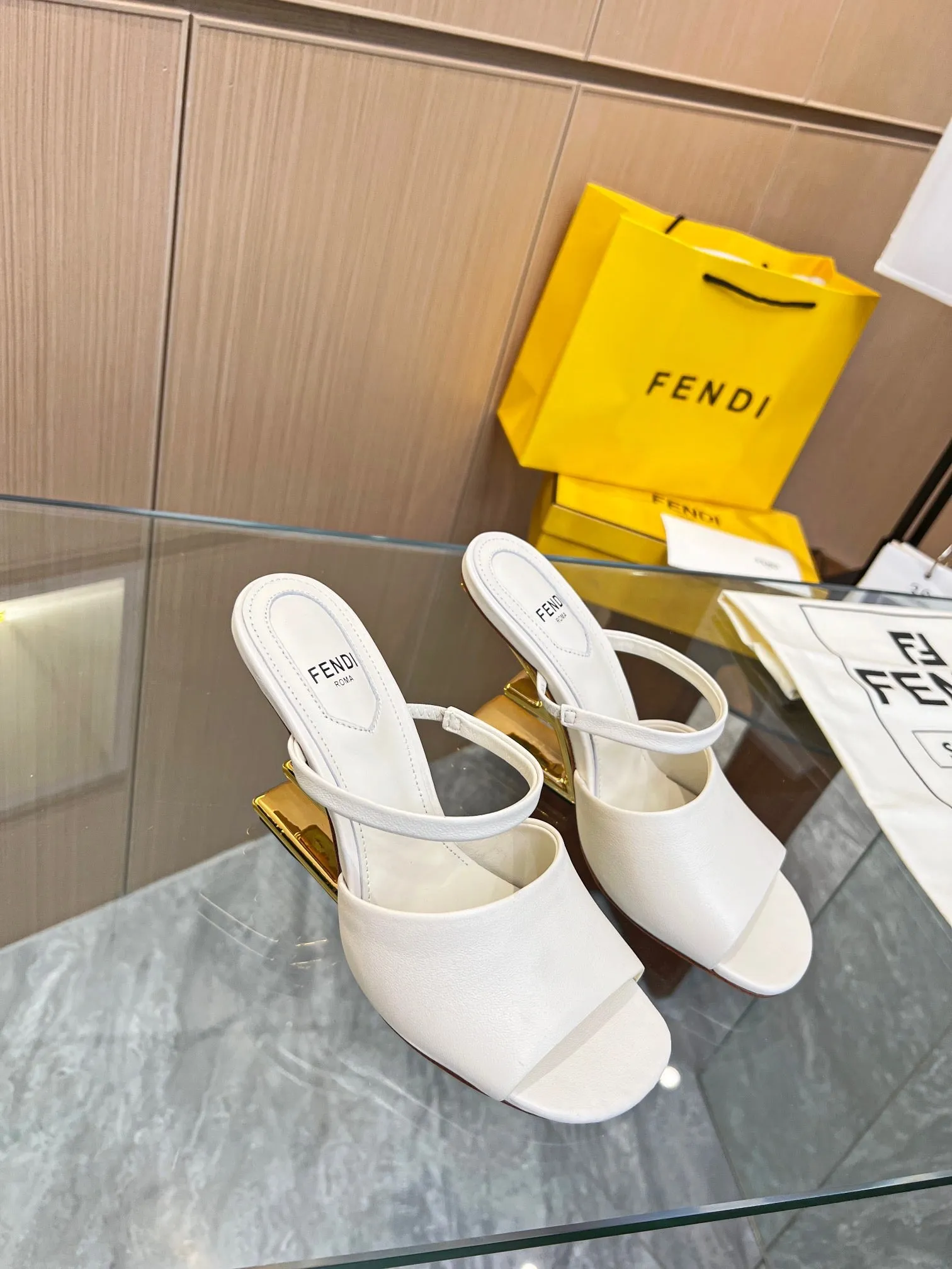 SE1151 FF First High-Heeled Sandals / Size5-11