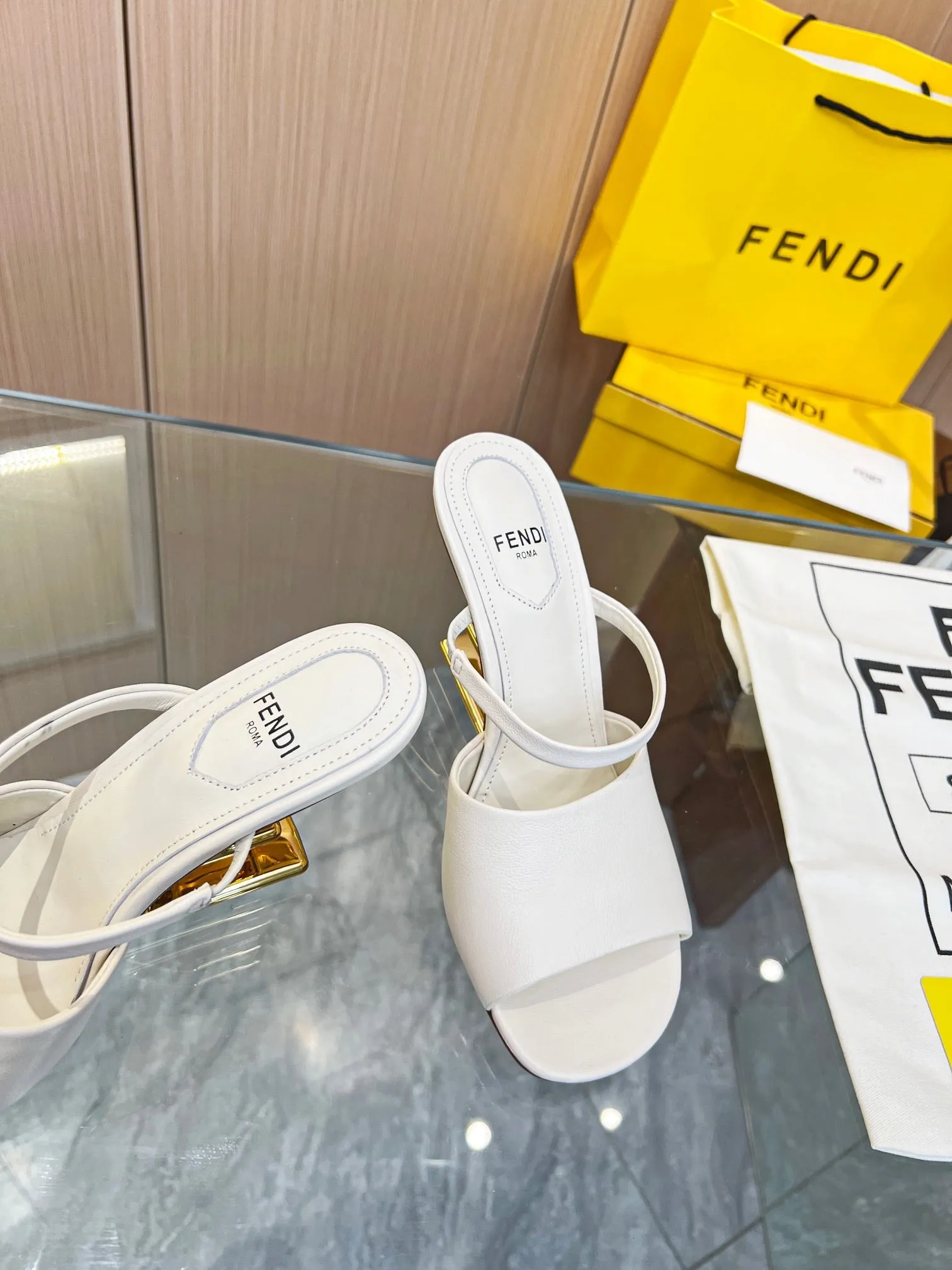 SE1151 FF First High-Heeled Sandals / Size5-11