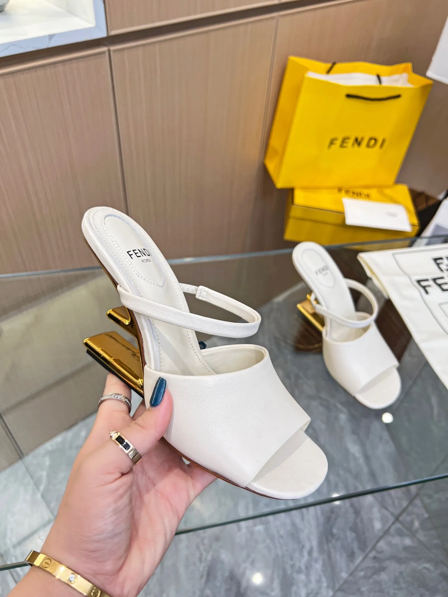 SE1151 FF First High-Heeled Sandals / Size5-11