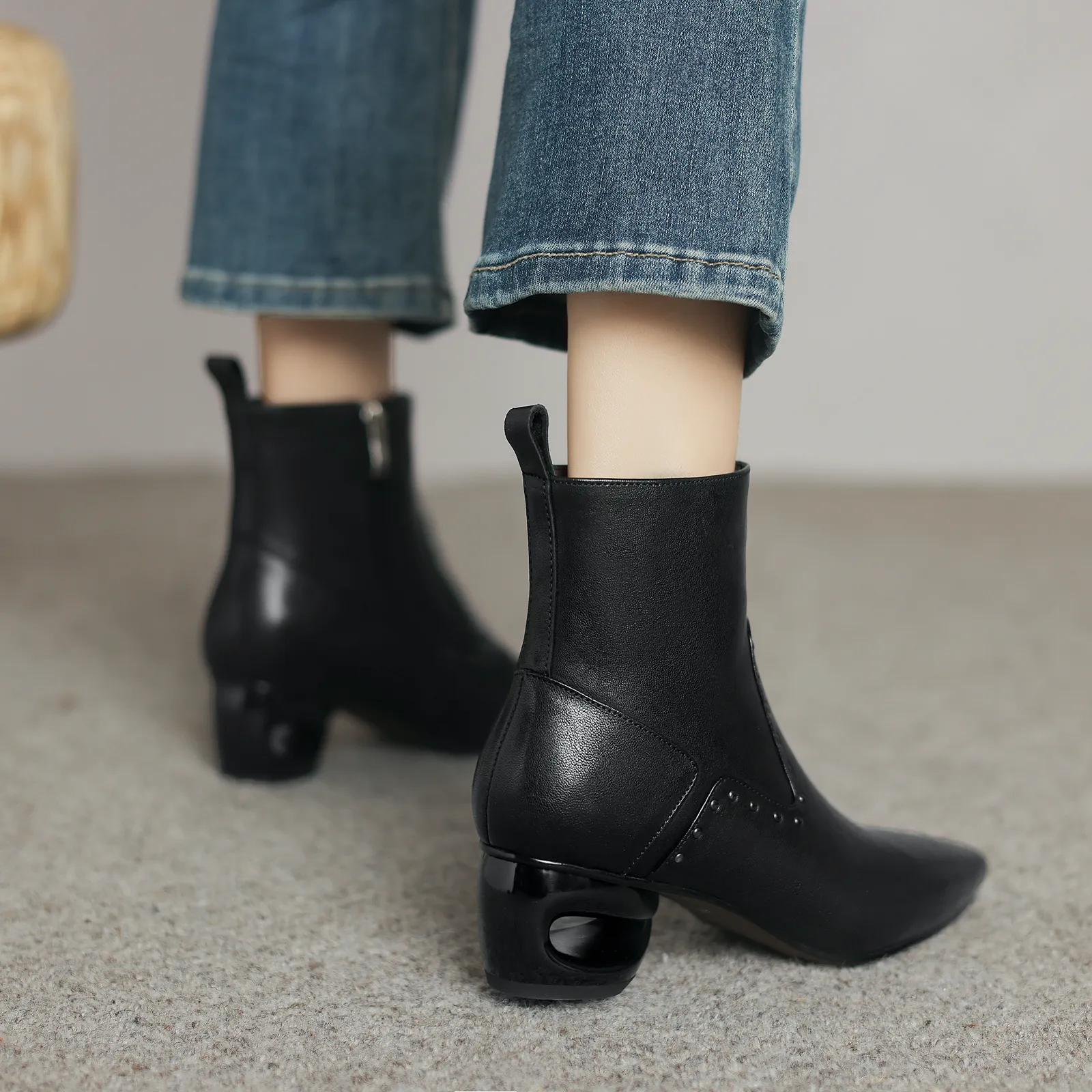 USS Shoes Mary Women's Pointed Toe Ankle Boots