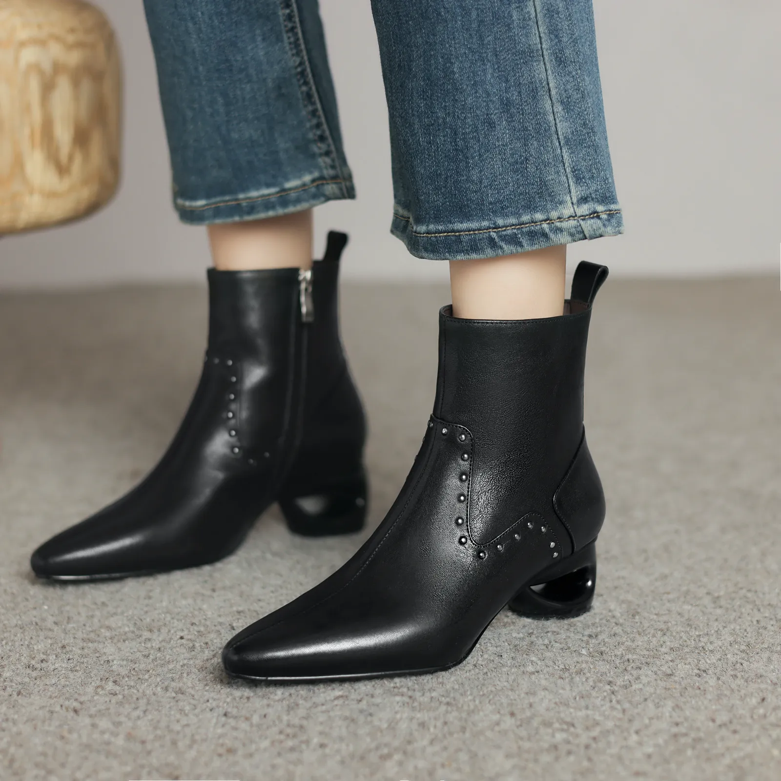 USS Shoes Mary Women's Pointed Toe Ankle Boots