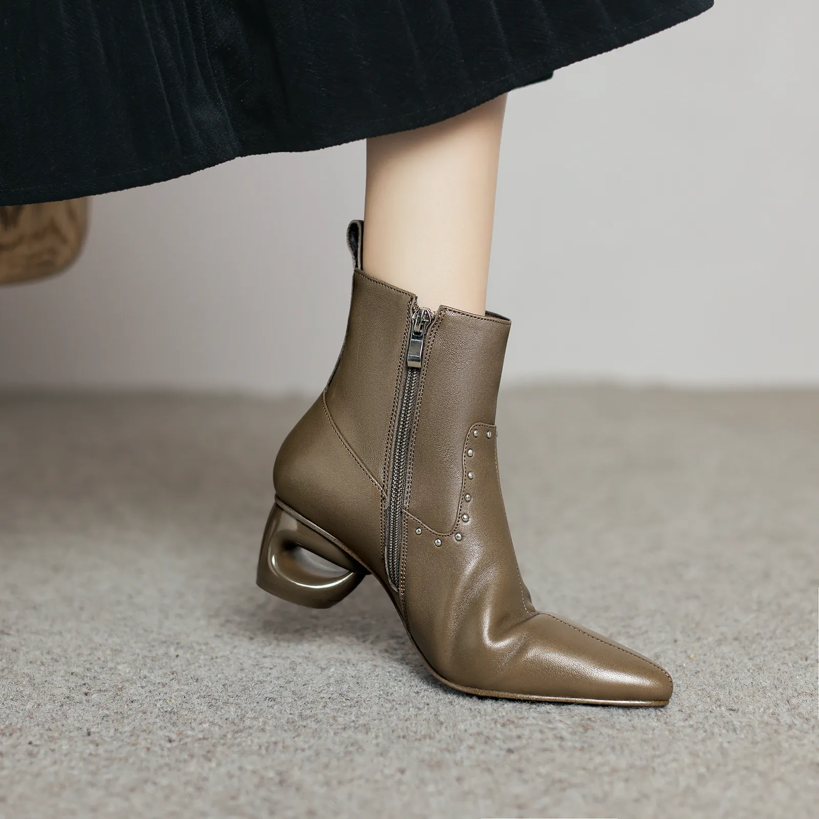 USS Shoes Mary Women's Pointed Toe Ankle Boots