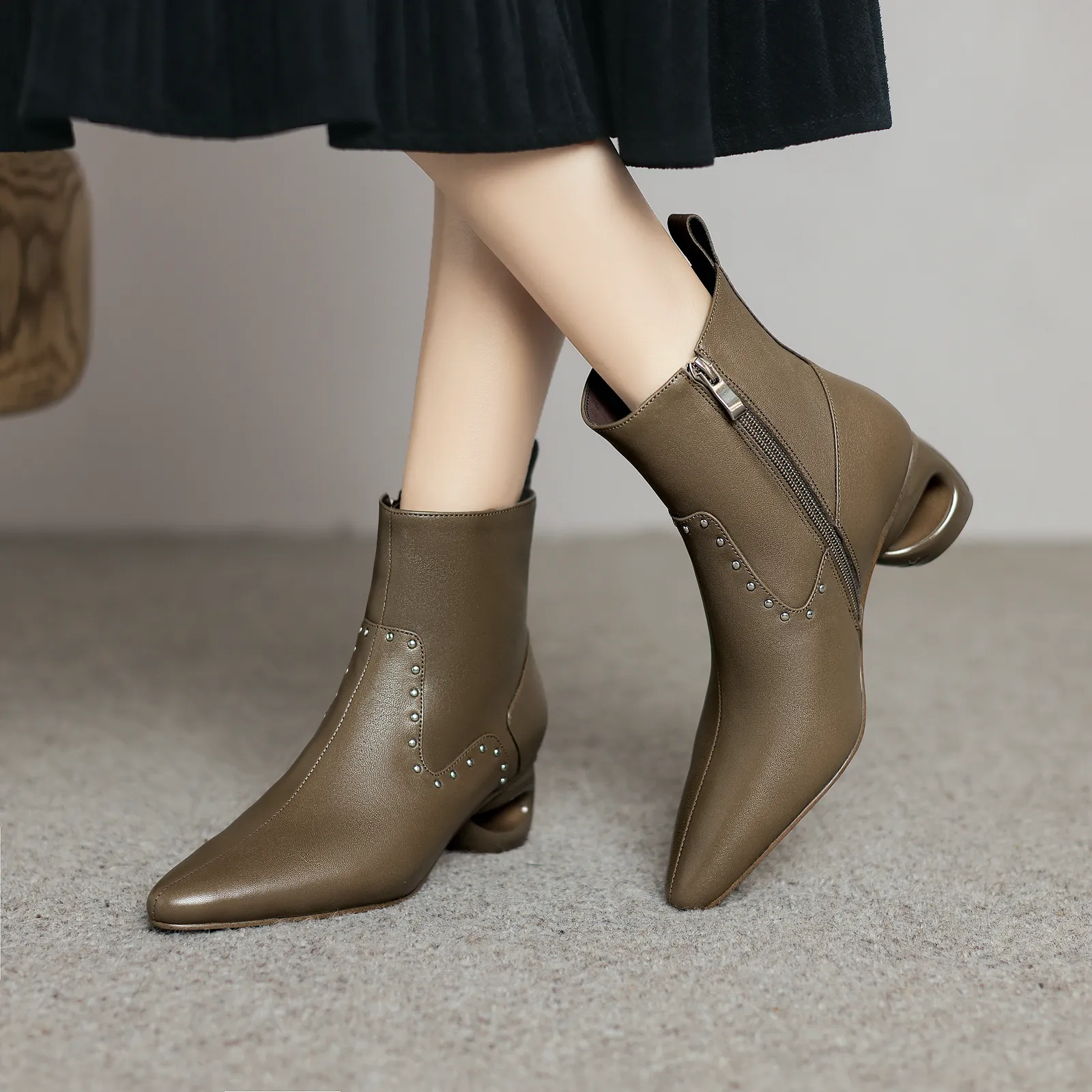 USS Shoes Mary Women's Pointed Toe Ankle Boots
