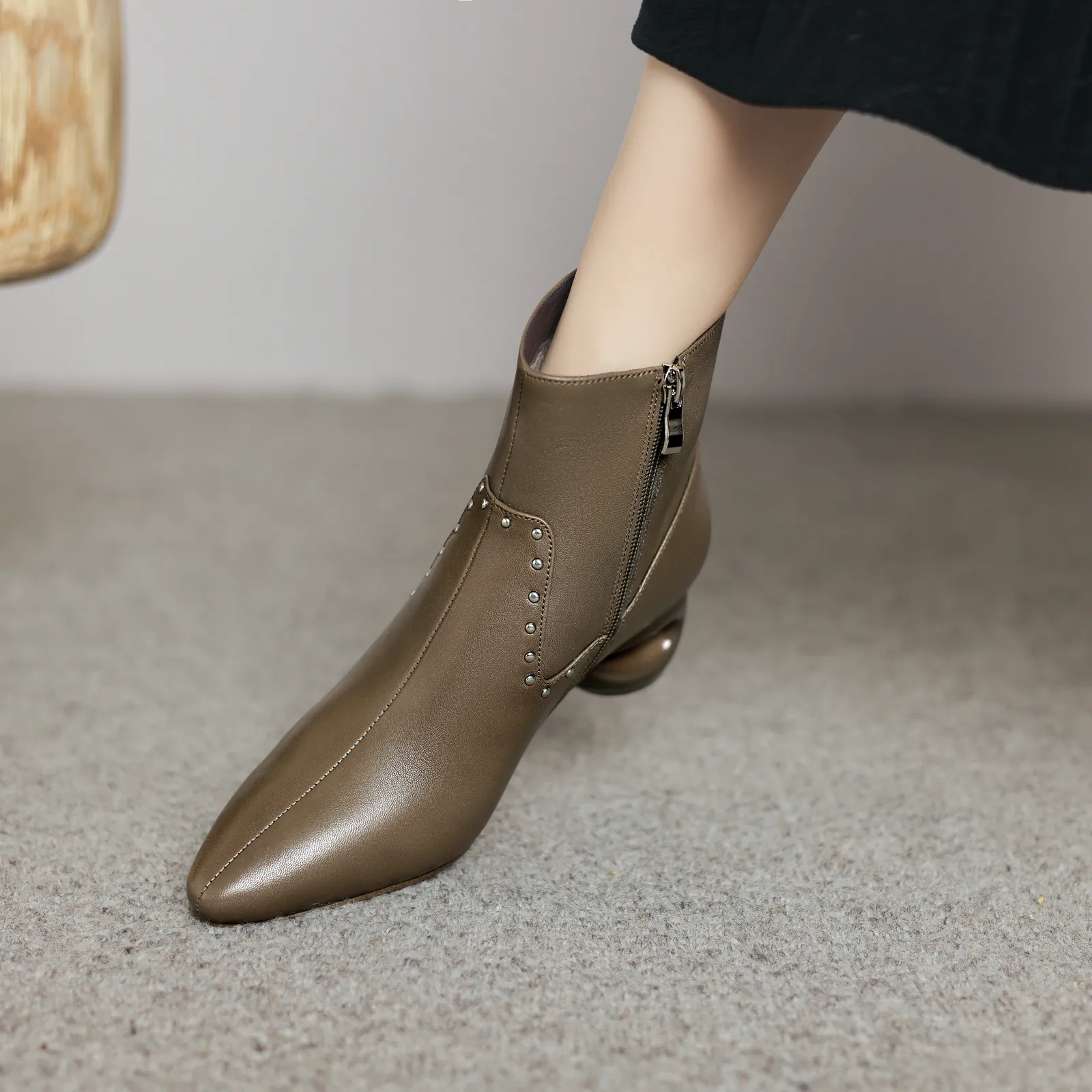 USS Shoes Mary Women's Pointed Toe Ankle Boots