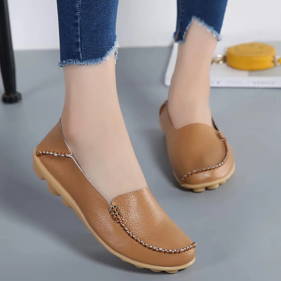 Women's Casual Round Head Moccasin Shoes Comfortable Leather Breathable Loafers Walking Nurse Breathable Driving Fashion Soft Shoes