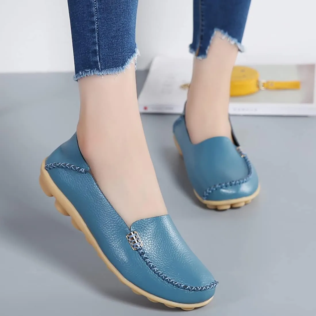 Women's Casual Round Head Moccasin Shoes Comfortable Leather Breathable Loafers Walking Nurse Breathable Driving Fashion Soft Shoes