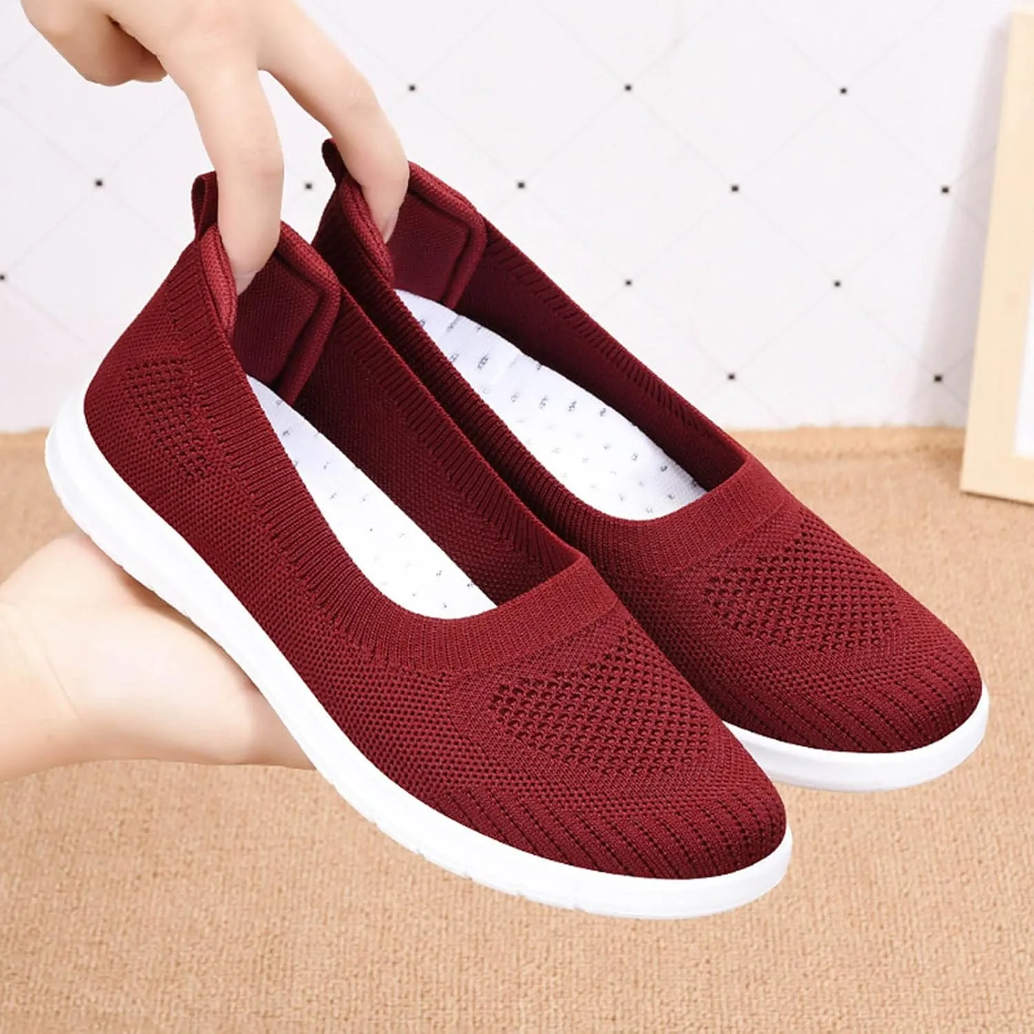 Womens Walking Sneakers Women Lace Up Shoes Flats Casual Shoes Lightweight Work Shoes Breathable Slip Work Trainers